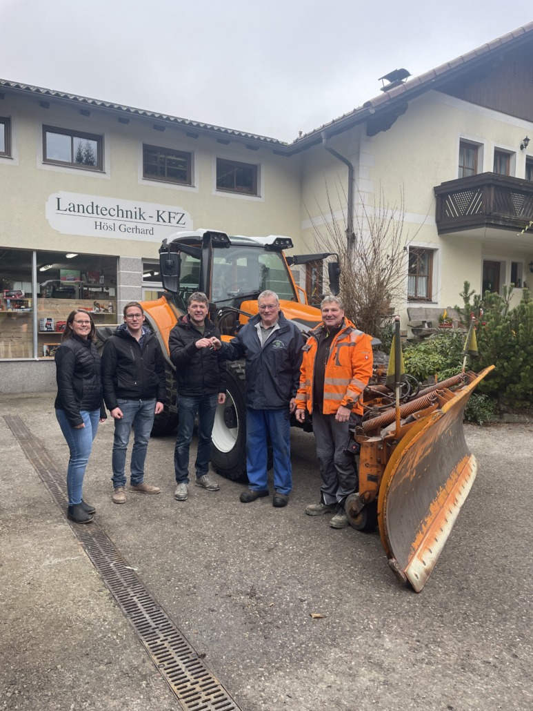 Bauhof bekommt neuen Traktor - Marktgemeinde Frankenfels